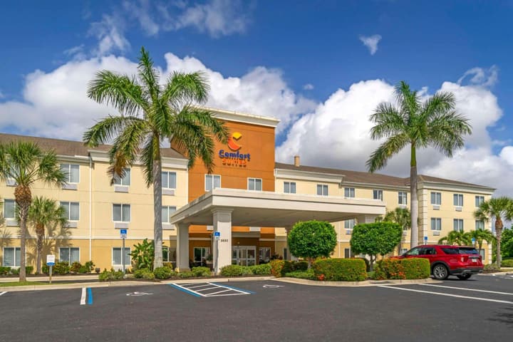 Comfort Suites Sarasota- Siesta Key