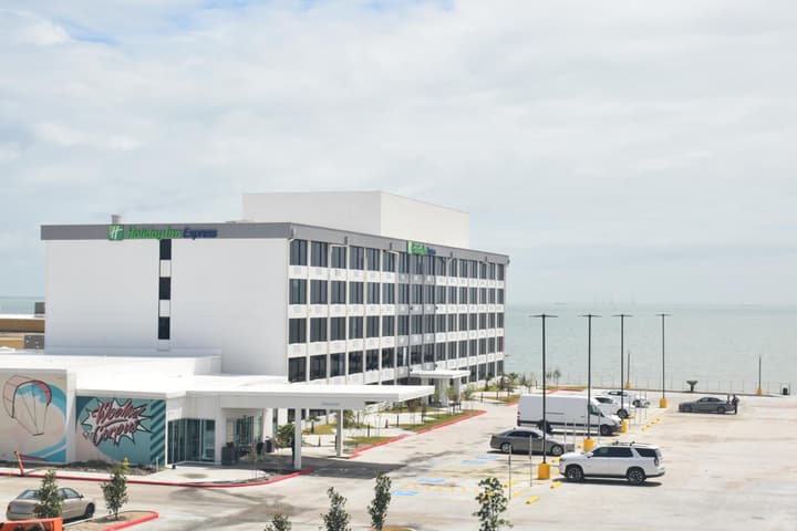 Holiday Inn Express Corpus Christi - Beachfront by IHG