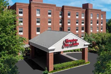 Hampton Inn & Suites Charlottesville at the University
