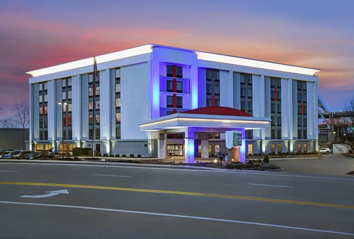 Holiday Inn Express & Suites Cincinnati Riverfront by IHG