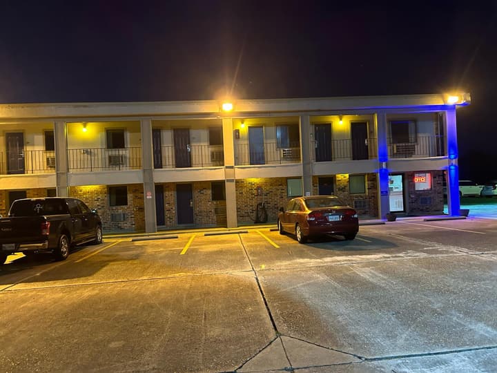Howards Inn Motel