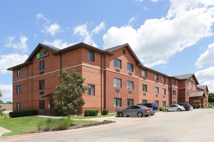 Hawthorn Extended Stay by Wyndham Bedford - Dallas