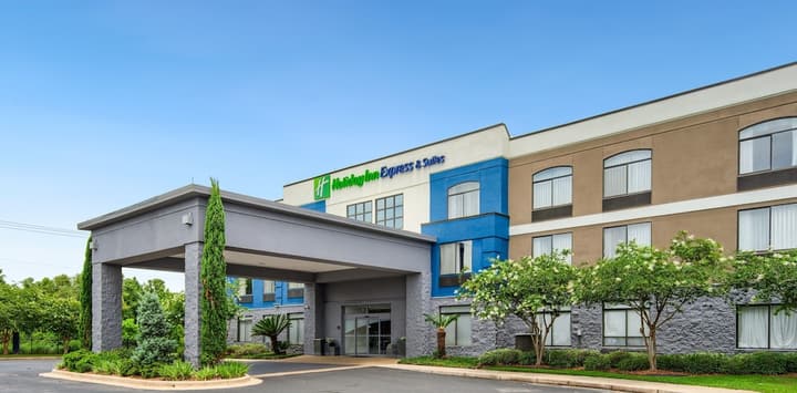 Holiday Inn Express Mobile I-65 by IHG