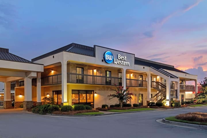 Best Western Colonial Inn