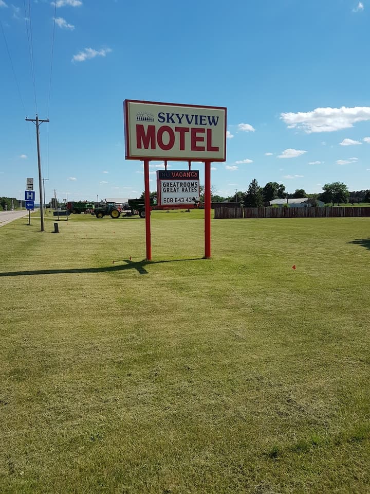 Skyview Motel