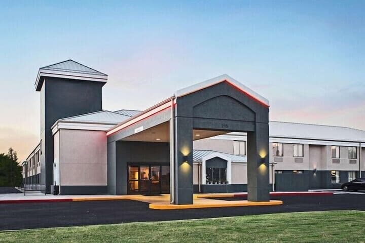 Spark by Hilton Bentonville