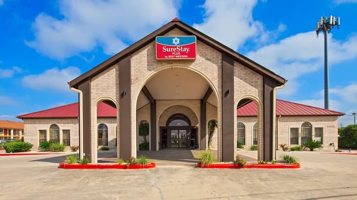 SureStay Plus by Best Western San Antonio Fiesta Inn