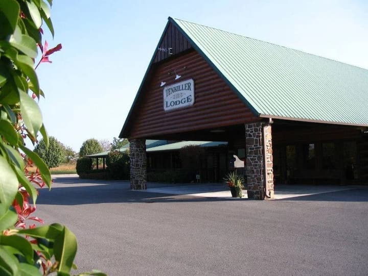 Tenkiller Lodge