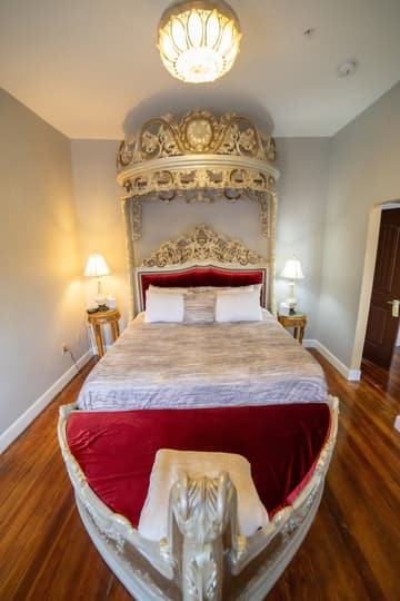 Oak Tree Hotel