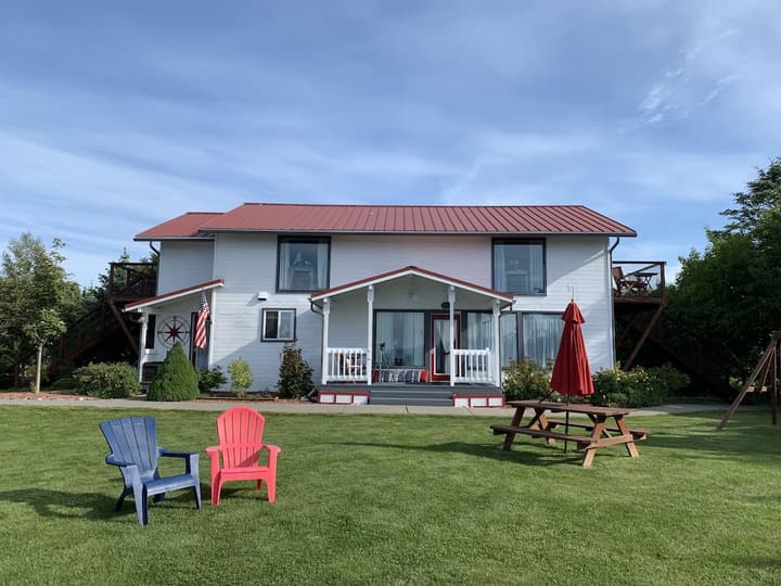 White House Inn on the Waterfront