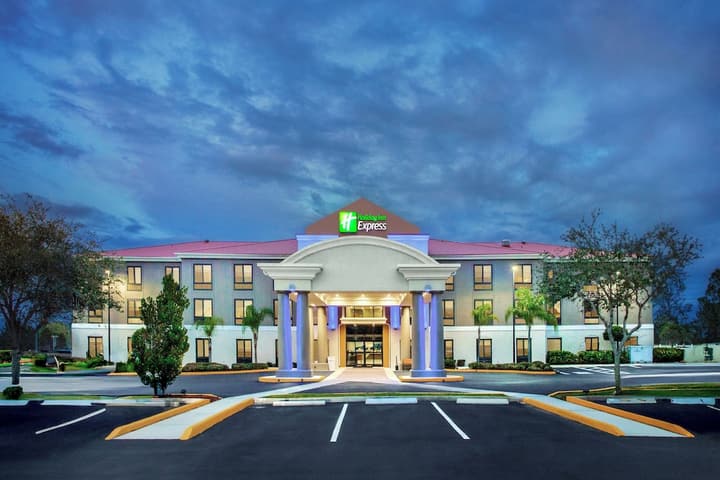 Holiday Inn Express & Suites Sebring by IHG