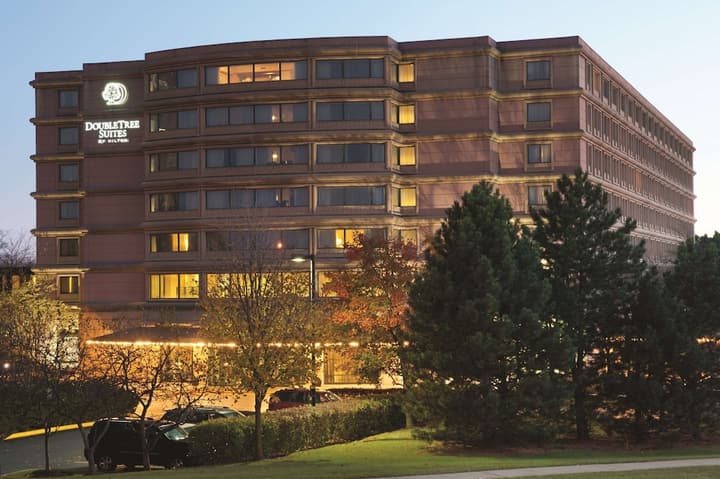 DoubleTree Suites by Hilton Htl & Conf Cntr Downers Grove