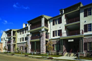 Carriage House Hotel