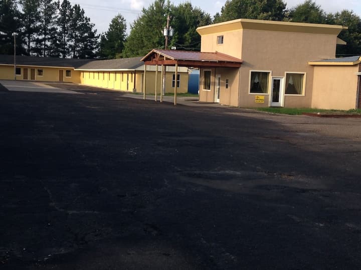 Pleasure Point Inn & Suites