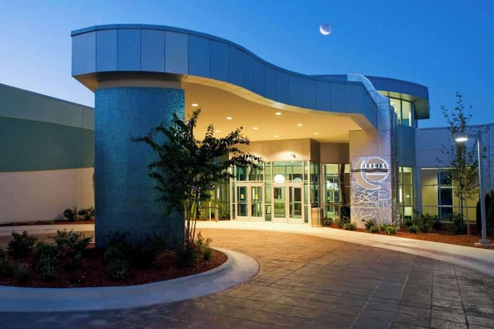 Oasis Hotel & Conv. Center, an Ascend Collection Hotel
