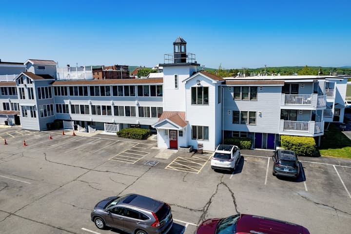 Harborline Hotel