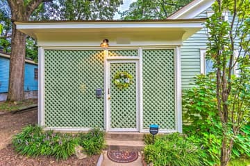 Colorful Cottage w/ Deck ~ 5 Mi to Downtown!