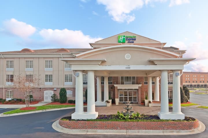 Holiday Inn Express & Suites Vicksburg by IHG