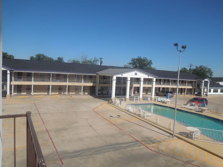 Relax Inn Mineral Wells