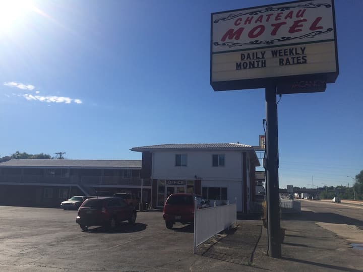 Chateau Motel
