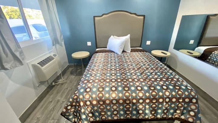 Dixie Motel