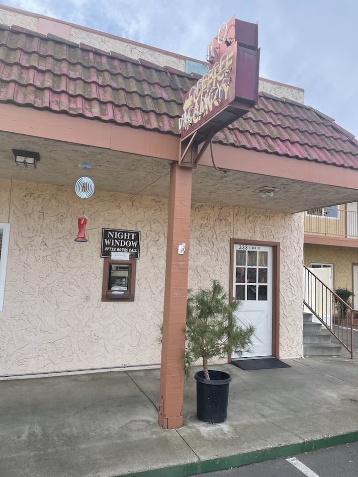 CRYSTAL MOTEL