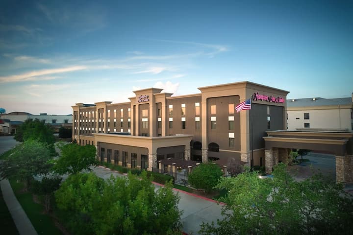 Hampton Inn & Suites Dallas-DFW ARPT W-SH 183 Hurst
