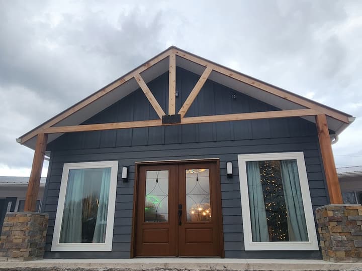 The Lakehouse Inn at Sledd Creek