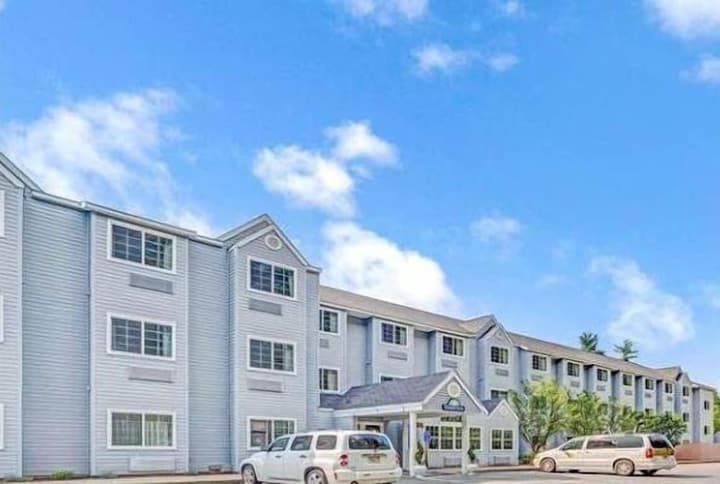 Sturbridge Hotel